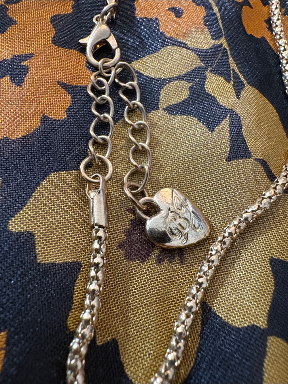 Betsey Johnson Spider Pendant Necklace - Picture 4 of 6